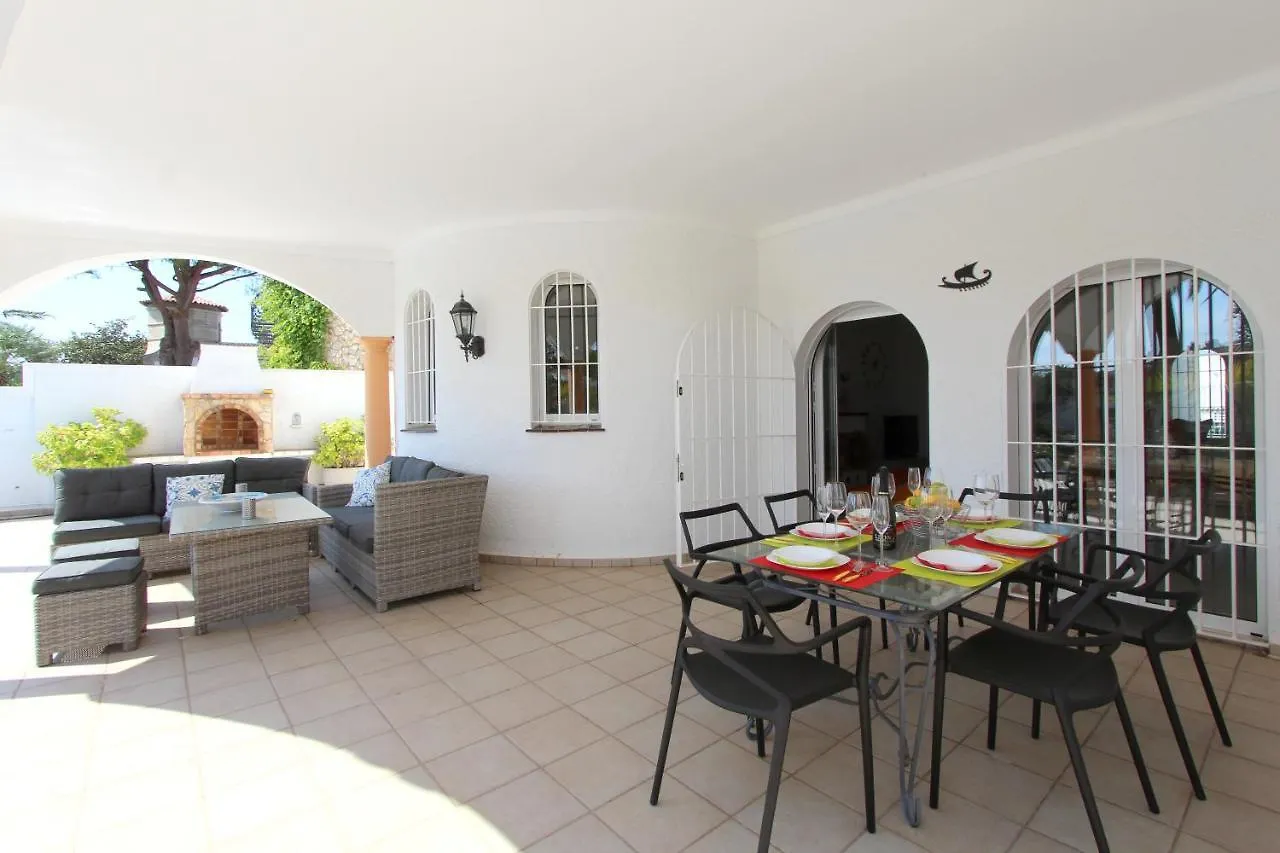אמפוריבראבה Leon Inmo Villa Carla - 12209 0*,  ספרד