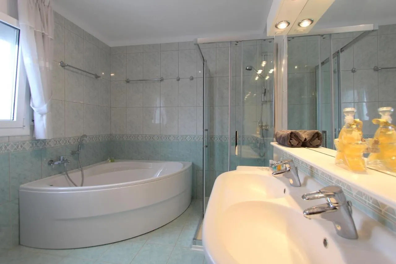 אמפוריבראבה Leon Inmo Villa Carla - 12209